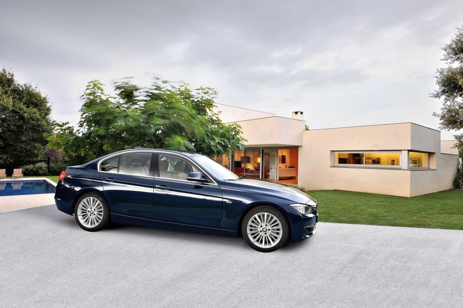  BMW 3-Series luxury Line 2011 года  (фото 14 из 25)